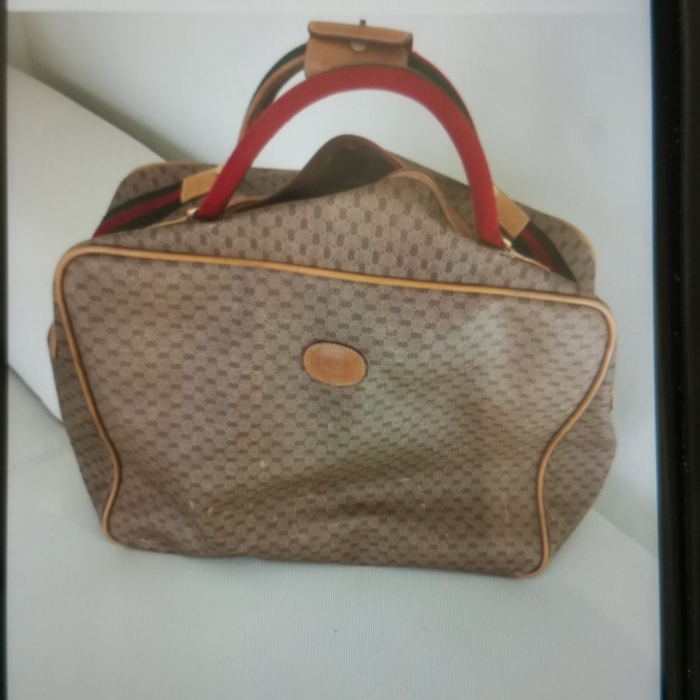 Aunthentic- Vintage Gucci luggage totes bag
